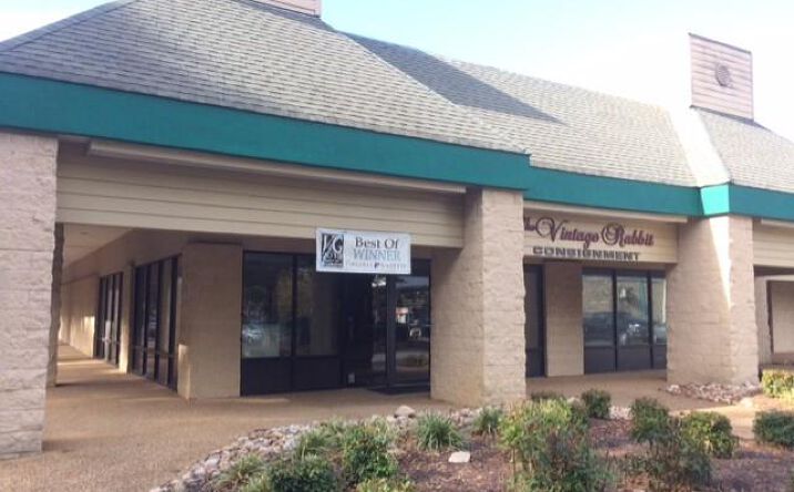 Pictures of Retail property located at 240 McLaws Cir, Williamsburg, VA 23185 for lease - image #1