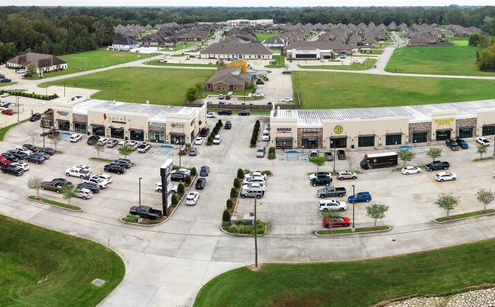 Pictures of Retail property located at 17097 Airline Hwy, Prairieville, LA 70769 for lease - image #1