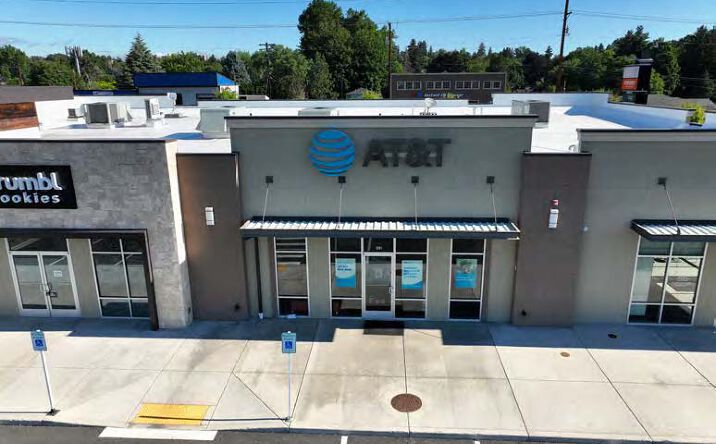 Pictures of Retail property located at 2412 W Nob Hill Blvd, Yakima, WA 98902 for lease - image #1