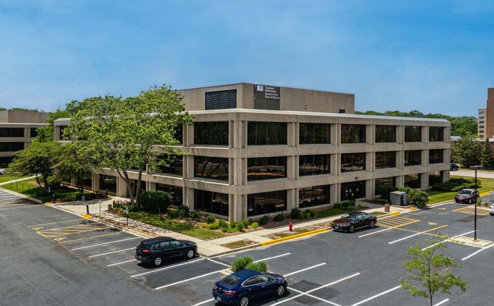 Pictures of Office property located at 4200 Commerce Ct, Lisle, IL 60532 for lease - image #1