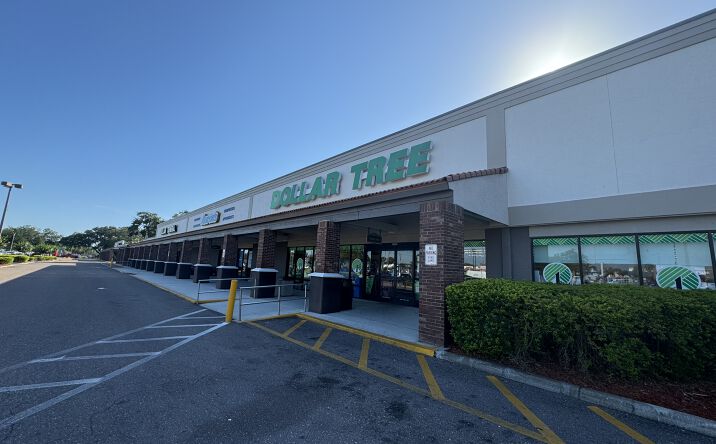 Pictures of Retail property located at 2402 – 2502 James L Redman Pkwy, Plant City, FL 33566 for lease - image #1