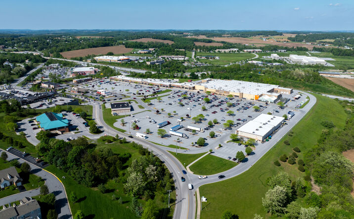 Pictures of Retail property located at 582 Shrewsbury Commons Ave, Shrewsbury, PA 17361 for lease - image #1