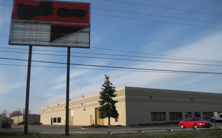 Pictures of Retail, Industrial property located at 30526-30530 Gratiot Avenue, Roseville, MI 48066 for lease - image #1