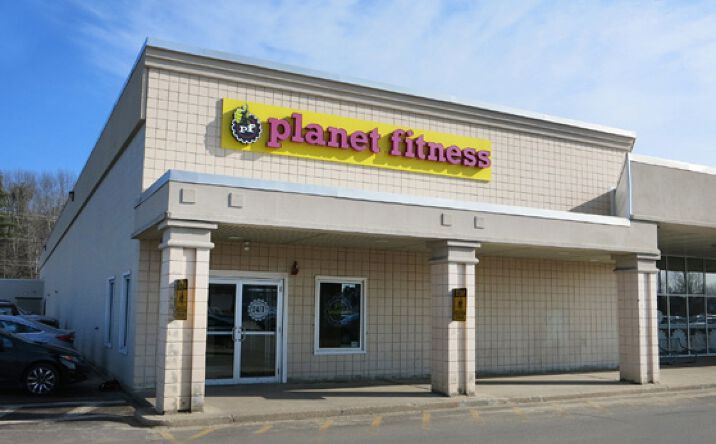 Pictures of Retail property located at 20 Portsmouth Ave, Stratham, NH 03885 for lease - image #1