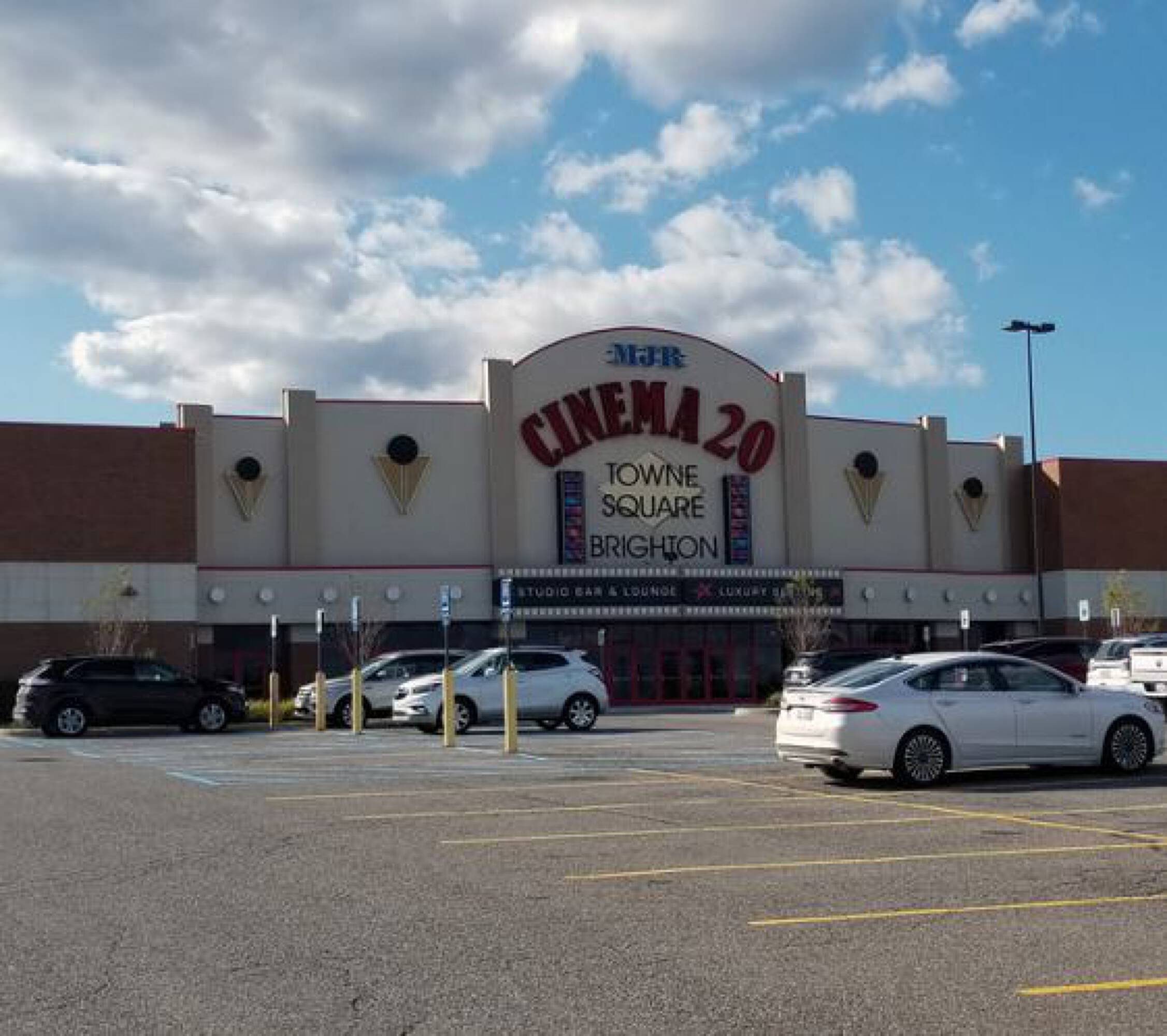 81018175 Movie Drive, Brighton, MI 48116