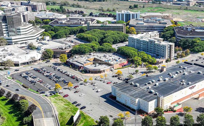 Pictures of Retail, Restaurant property located at 700 Plaza Dr, Secaucus, NJ 07094 for lease - image #1