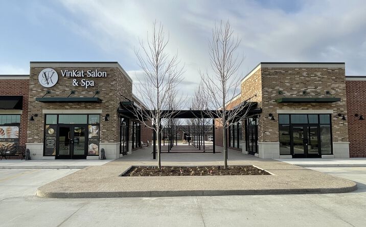 Pictures of Retail, Restaurant, Office property located at 1608 Patton Dr, Mahomet, IL 61853 for lease - image #1