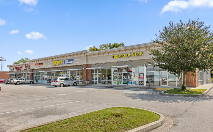 Pictures of Retail property located at 6025 E Brainerd Rd, Chattanooga, TN 37421 for lease - image #1