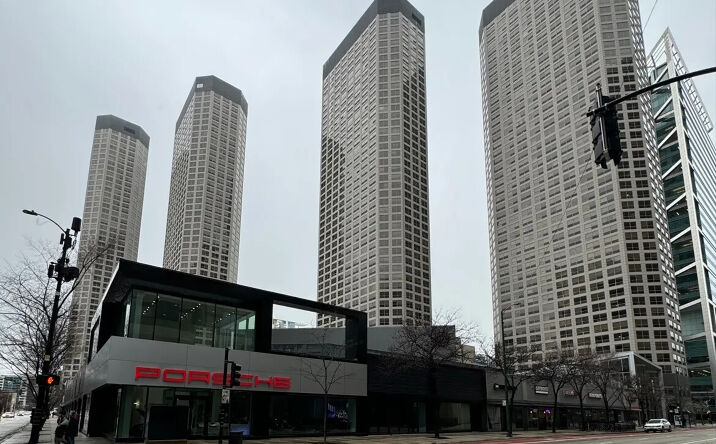 Pictures of Retail, Restaurant property located at 555 West Madison Street, Chicago, IL 60661 for lease - image #1
