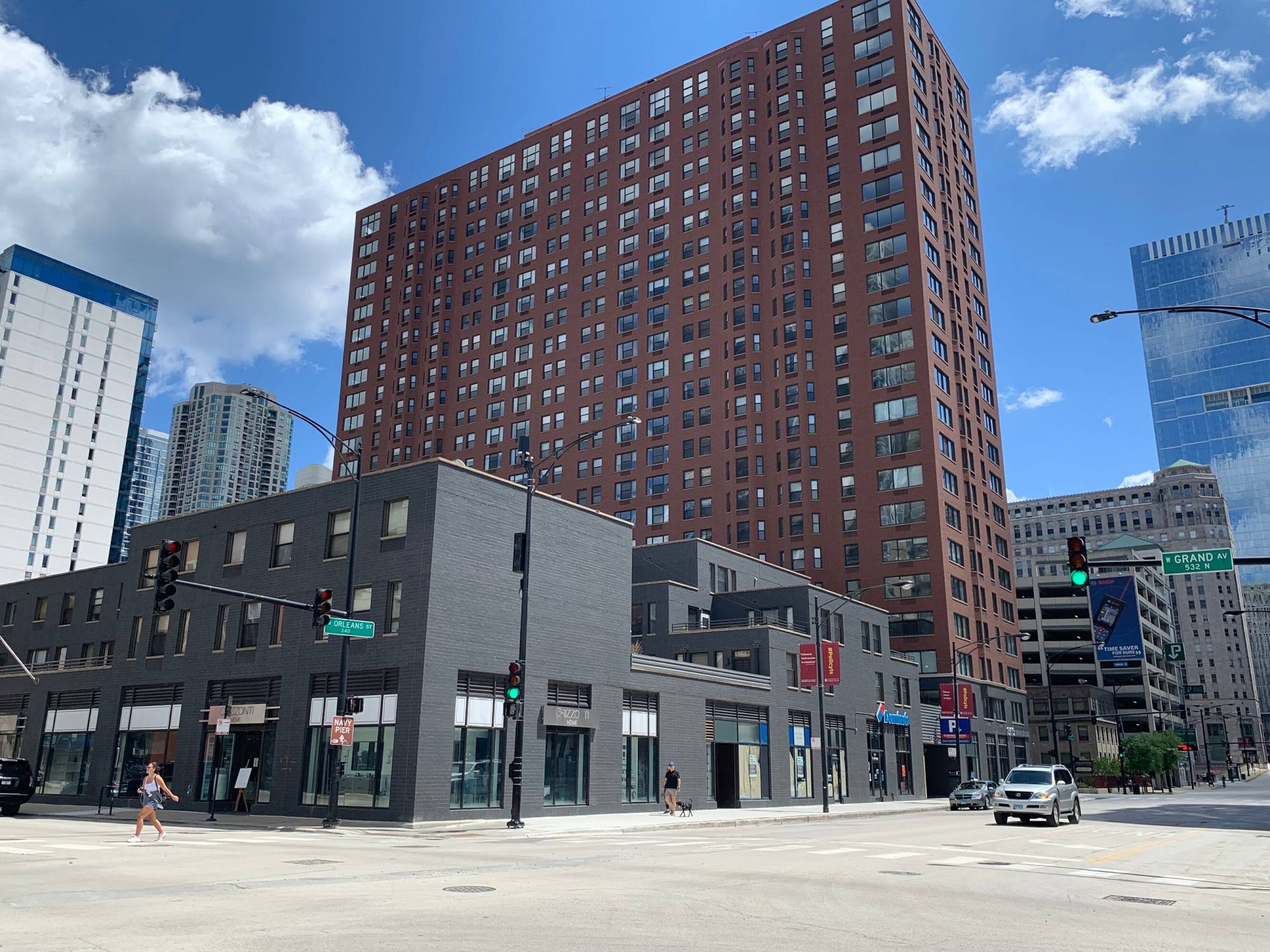 320 W. Illinois Street, Chicago, IL 60654