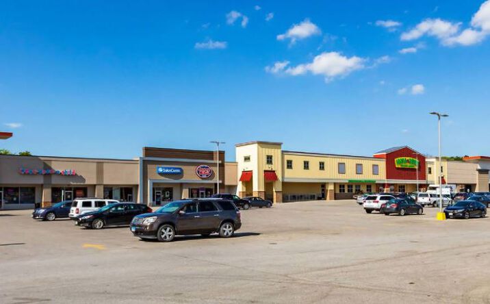 Pictures of Retail property located at 2100 E Kimberly Road, Davenport, IA 52807 for lease - image #1