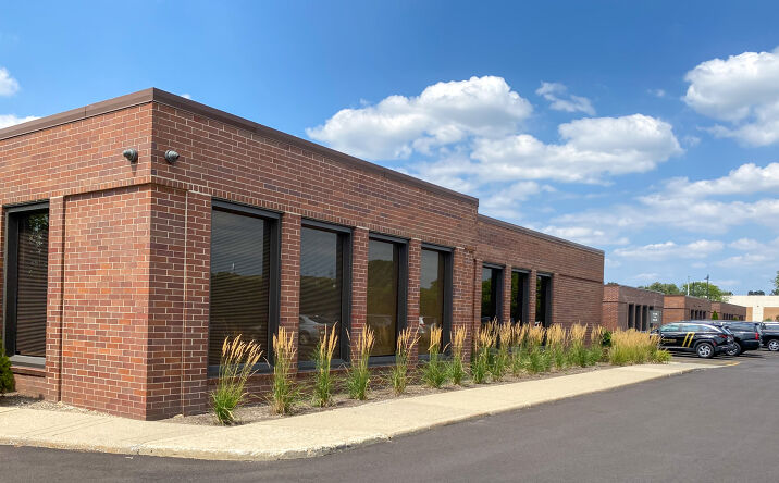Pictures of Office property located at 125 Windsor Dr, Oak Brook, IL 60523 for lease - image #1