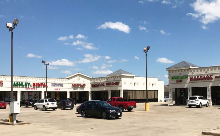 Pictures of Retail property located at 3711-3715 hwy 6 South, Houston, TX 77082 for lease - image #1