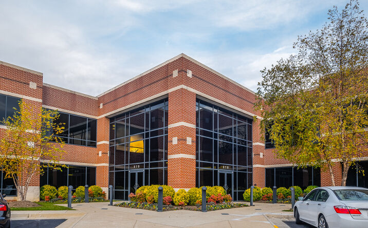 Pictures of Office property located at 510 Spring St, Herndon, VA 20170 for lease - image #1