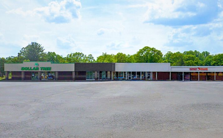 Pictures of Retail property located at 803 Main St E, Oak Hill, WV 25901 for lease - image #1