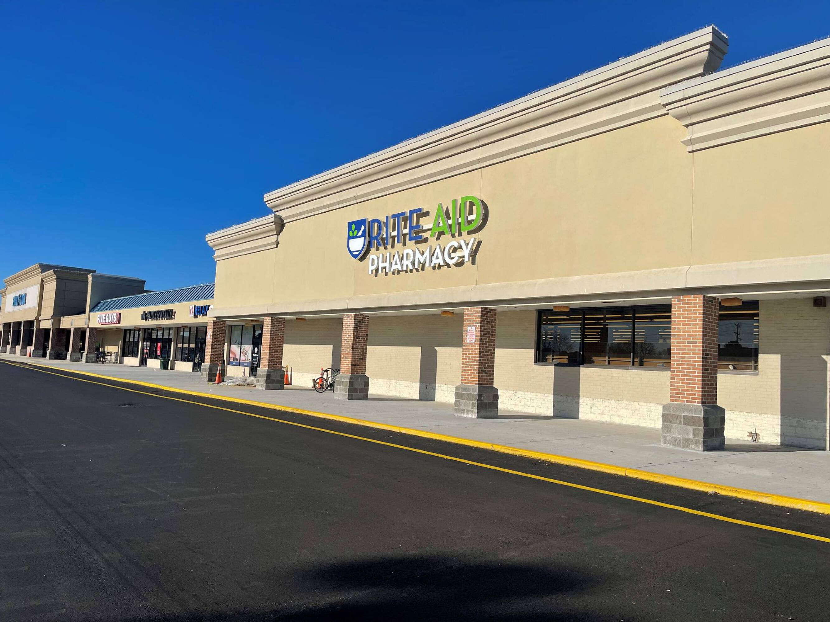 5242 Fairfield Shopping Center, Virginia Beach, VA 23464