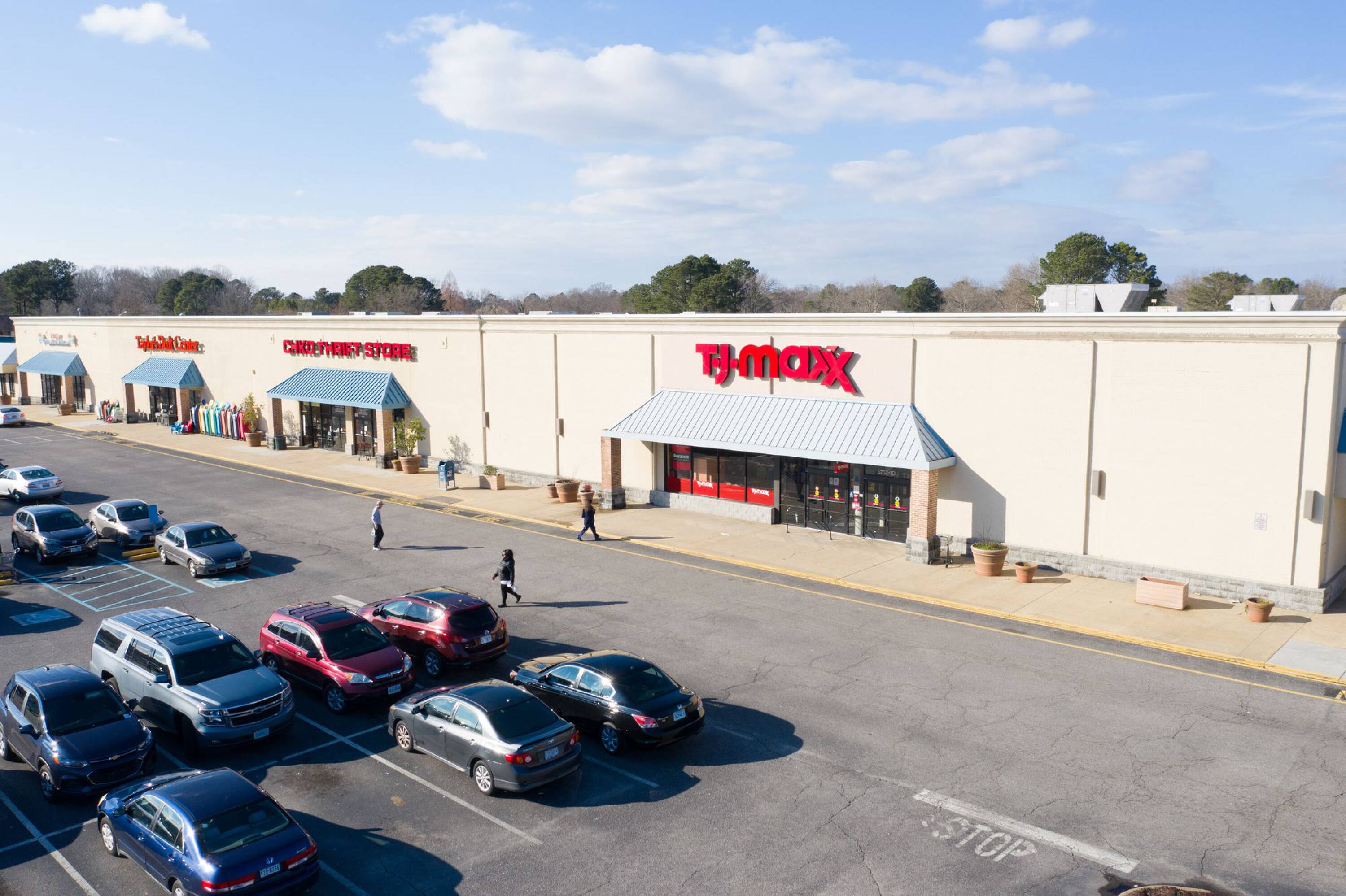 5242 Fairfield Shopping Center, Virginia Beach, VA 23464