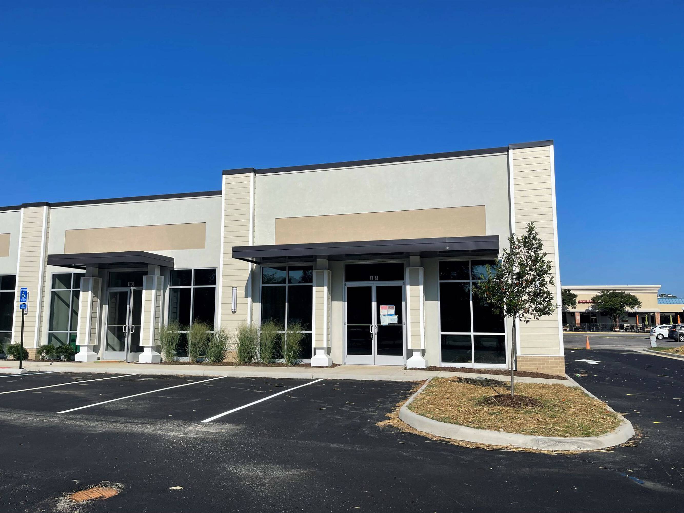 5242 Fairfield Shopping Center, Virginia Beach, VA 23464