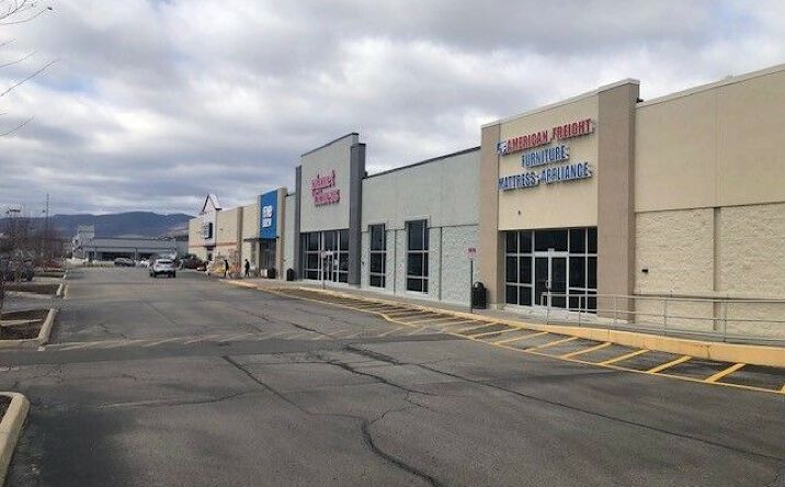 Pictures of Retail property located at 1355 W Main Street, Salem, VA 24153 for lease - image #1