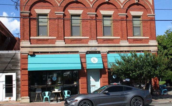 Pictures of Office property located at 19-21 E Mellen St, Hampton, VA 23669 for lease - image #1