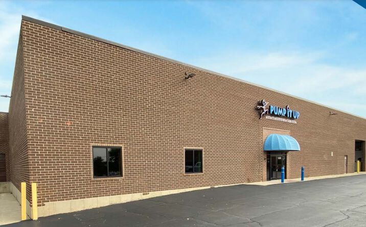 Pictures of Retail, Office, Industrial property located at 1230 N Roselle Rd, Schaumburg, IL 60195 for lease - image #1