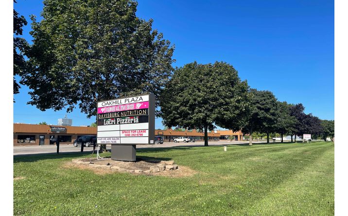 Pictures of Retail, Office, Restaurant property located at 10785 Dixie Highway, Davisburg, MI 48350 for lease - image #1