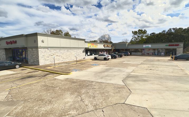 Pictures of Retail property located at 7433 Bissonnet St, Houston, TX 77074 for lease - image #1