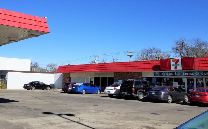 Pictures of Retail property located at 3202-3204 N Classen Blvd, Oklahoma City, OK 73118 for lease - image #1