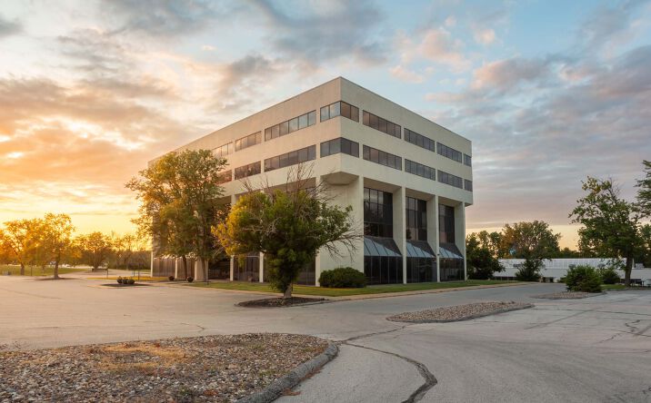 Pictures of Office property located at 1501 42nd St, West Des Moines, IA 50266 for lease - image #1