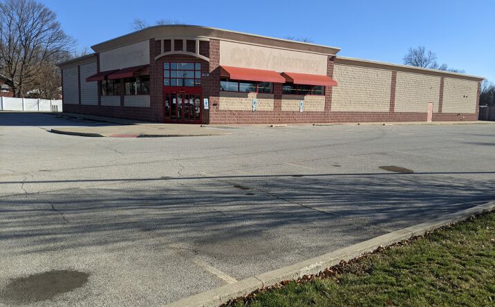 Pictures of Retail property located at 900 E Main St, Danville, IL 61832 for lease - image #1