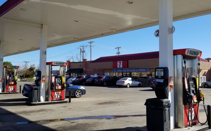 Pictures of Retail property located at 7510 SE 15th St, Midwest City, OK 73110 for lease - image #1