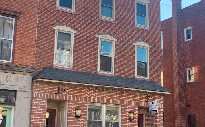 Pictures of Office property located at 47 W Main St, Mechanicsburg, PA 17055 for lease - image #1