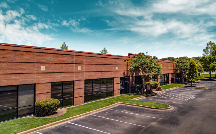 Pictures of Office property located at 1610 Century Center Pkwy, Memphis, TN 38116 for lease - image #1