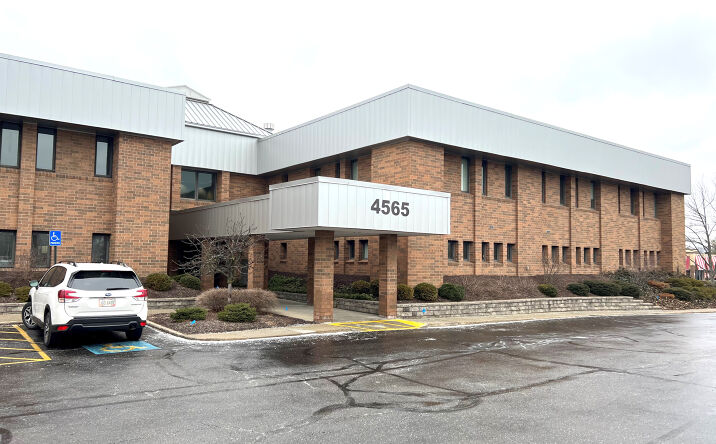 Pictures of Office property located at 4565 Dressler Rd NW, Canton, OH 44718 for lease - image #1