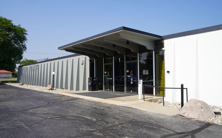 Pictures of Office property located at 3030 Lake Ave, Fort Wayne, IN 46805 for lease - image #1