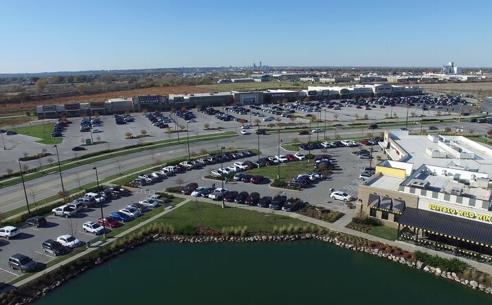Pictures of Retail, Restaurant property located at I-29 & US 275, Council Bluffs, IA 51501 for lease - image #1