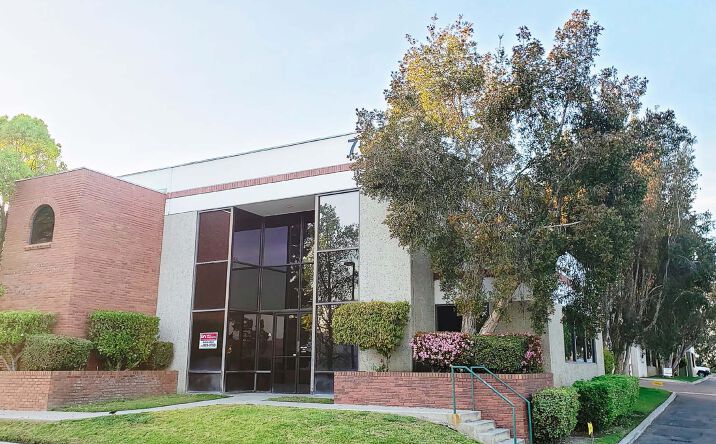 Pictures of Industrial property located at 7920 Arjons Drive, San Diego, CA 92126 for lease - image #1