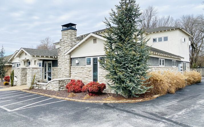 Pictures of Office property located at 1501 E Sunshine Street Ste D, Springfield, MO 65807 for lease - image #1