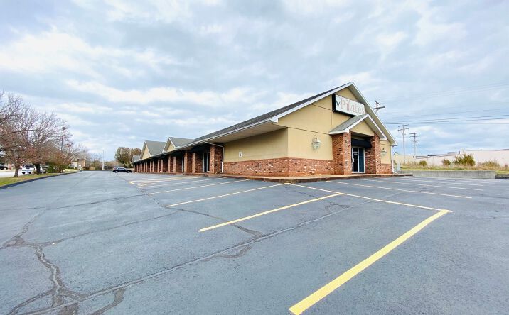 Pictures of Retail, Office property located at 704 N 22nd St, Ozark, MO 65721 for lease - image #1