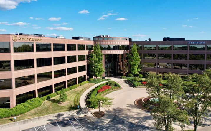 Pictures of Office property located at 101 Bullitt Ln, Louisville, KY 40222 for lease - image #1