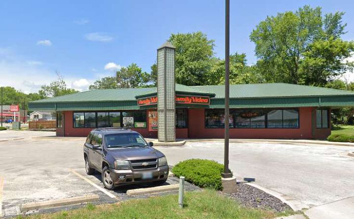 Pictures of Retail property located at 303 St Louis St, Fulton, MO 65251 for lease - image #1