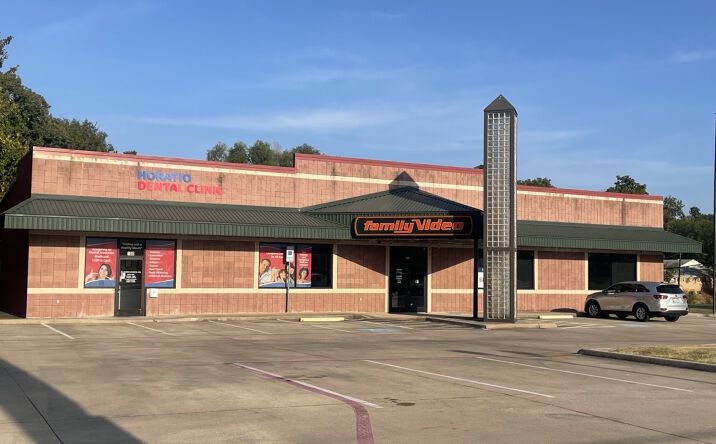 Pictures of Retail property located at 1400 N Center St, Bonham, TX 75418 for sales - image #1