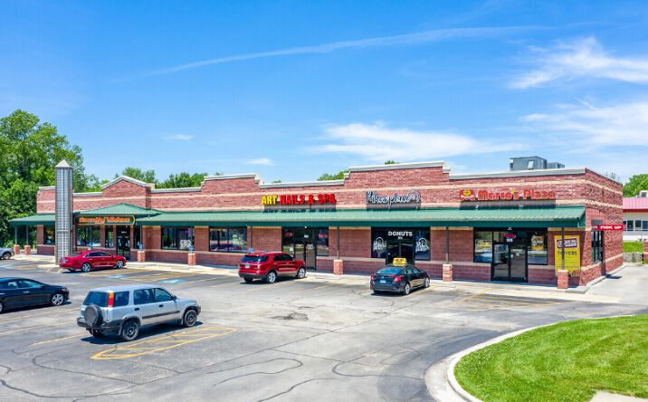 Pictures of Retail property located at 1900 NE 72nd St, Gladstone, MO 64118 for lease - image #1