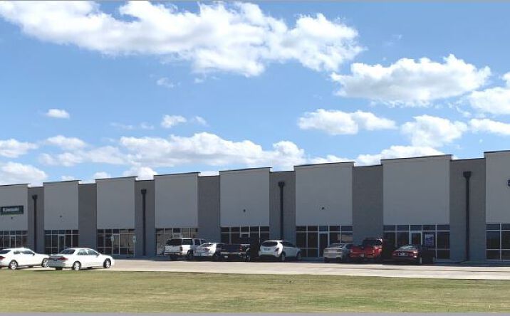 Pictures of Retail property located at 3402 W 114th St S, Jenks, OK 74037 for lease - image #1