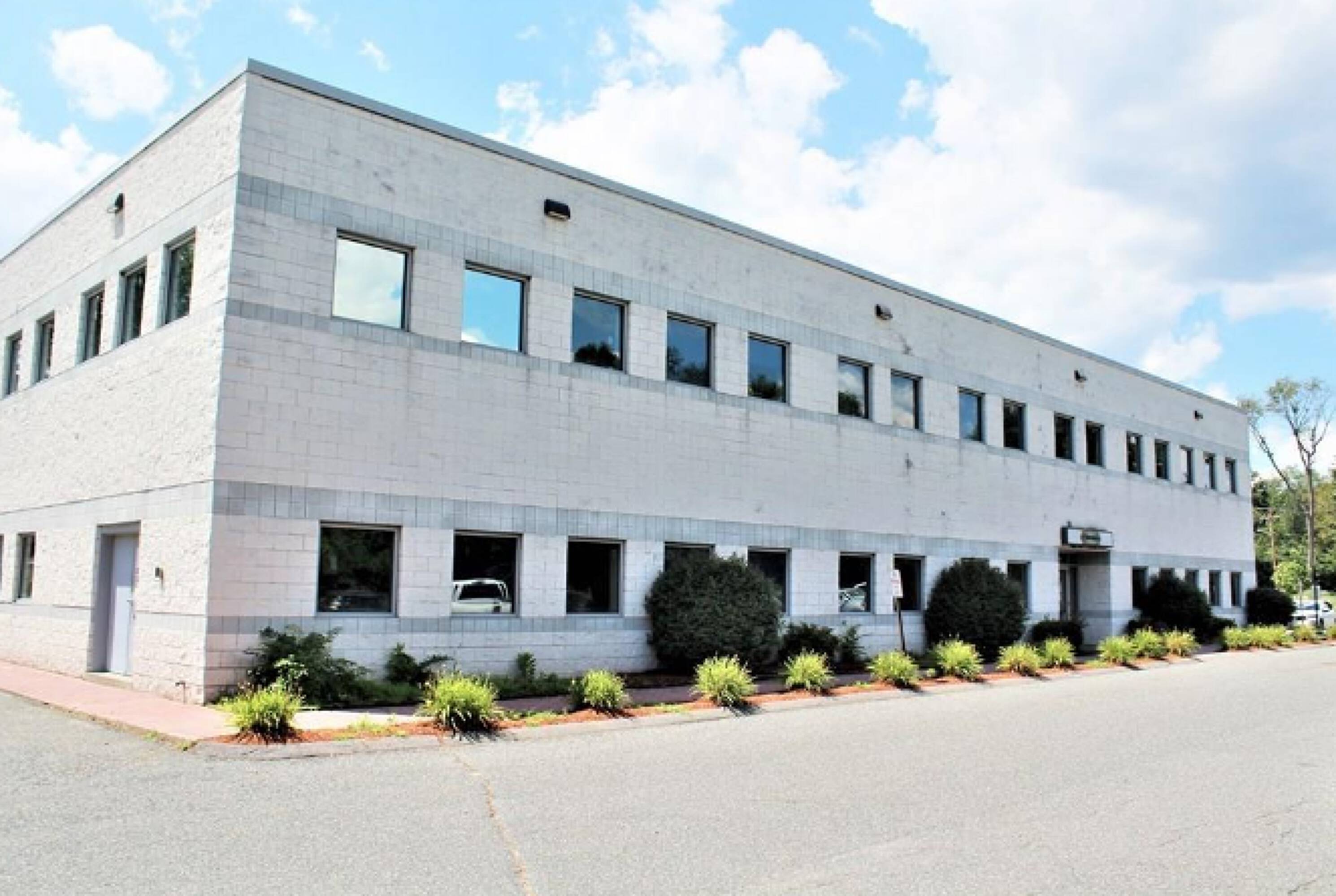 55 Sumner St, Milford, MA 01757