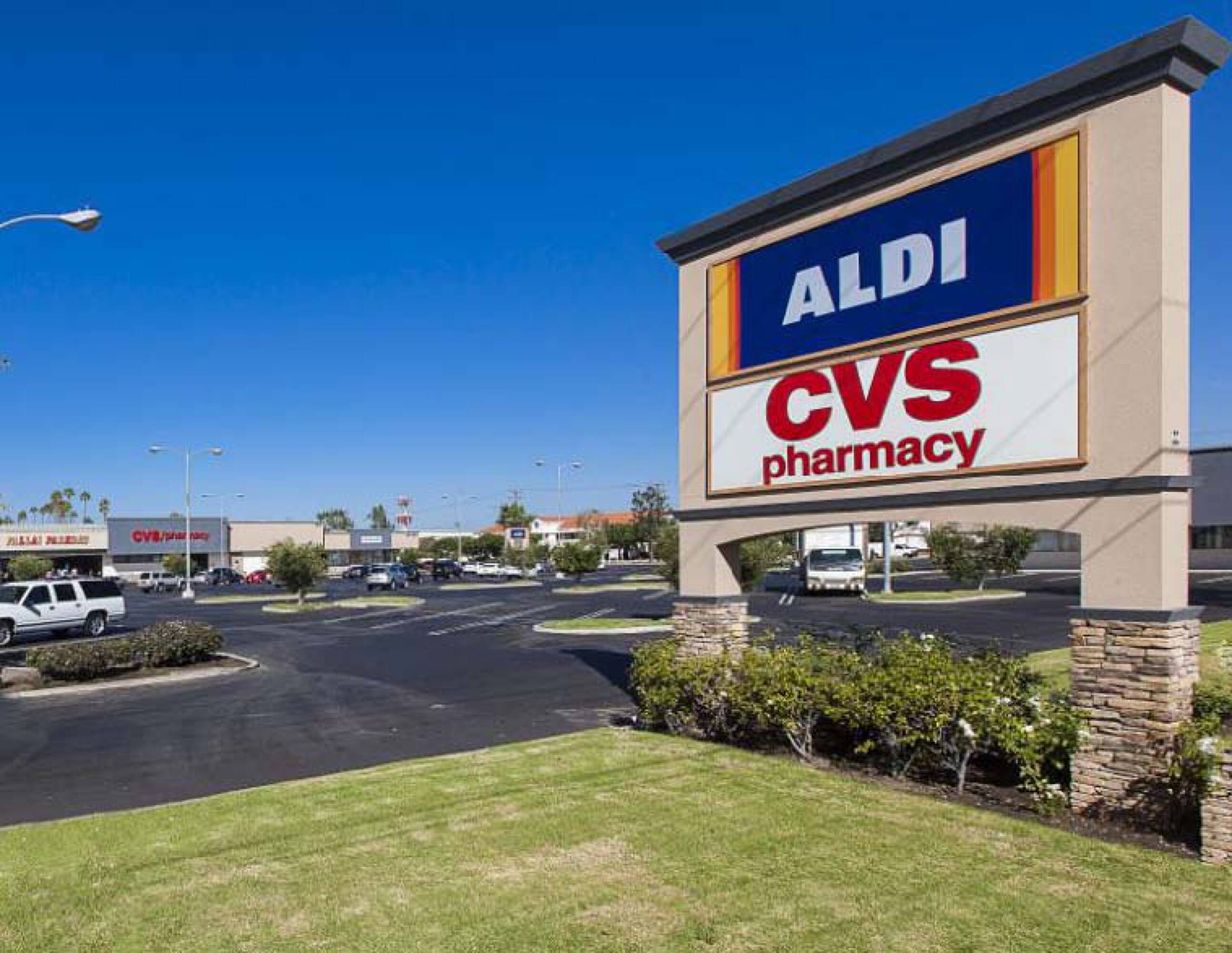 4481800