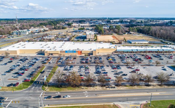 Pictures of Retail property located at 900 N. Spence Avenue, Goldsboro, NC 27534 for lease - image #1