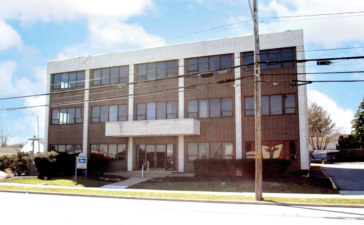 Pictures of Office property located at 5706 Turney Rd, Garfield Heights, OH 44125 for lease - image #1