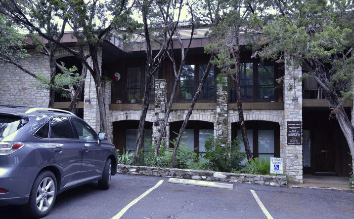 Pictures of Office property located at 1008 Mo-Pac Cir, Austin, TX 78746 for lease - image #1