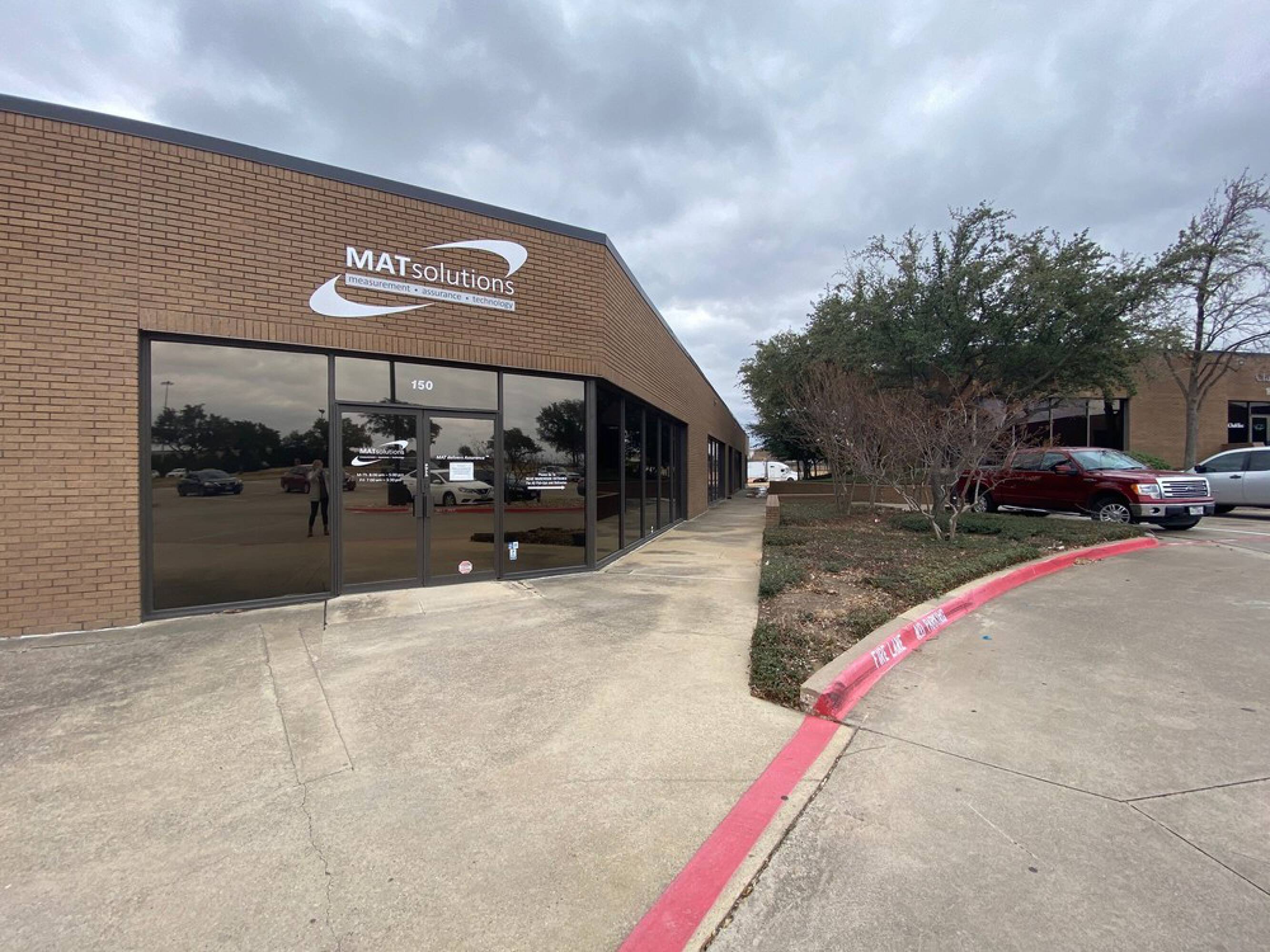 1600 CORPORATE CT Irving TX 75038 2201 APN: 327120000A0030000 Crexi com